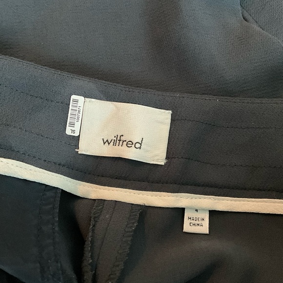 Wilfred dress shorts mint condition - Picture 3 of 3